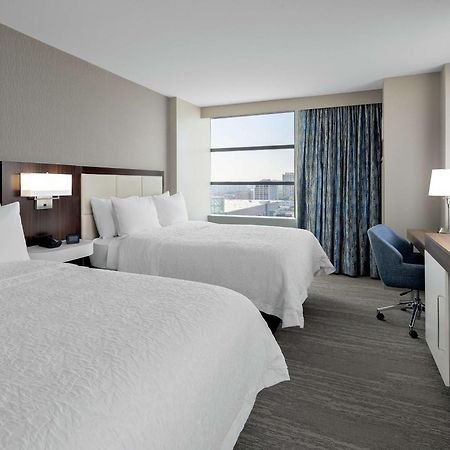 Hampton Inn Chicago Mccormick Place Екстериор снимка