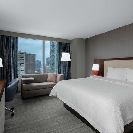 Hampton Inn Chicago Mccormick Place Екстериор снимка