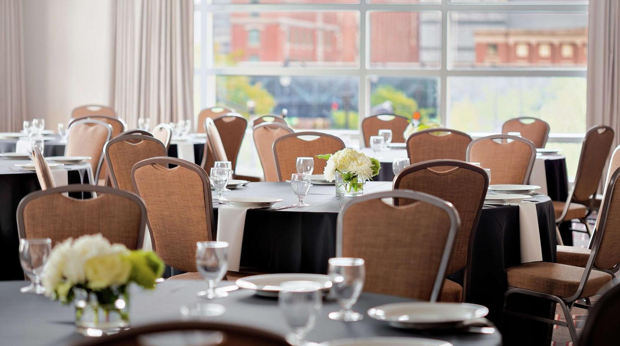 Hampton Inn Chicago Mccormick Place Екстериор снимка