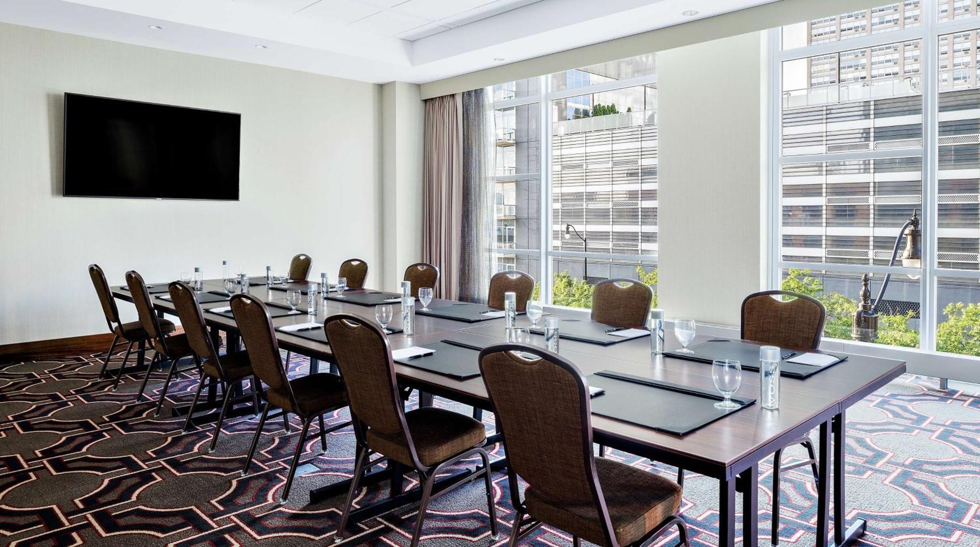 Hampton Inn Chicago Mccormick Place Екстериор снимка