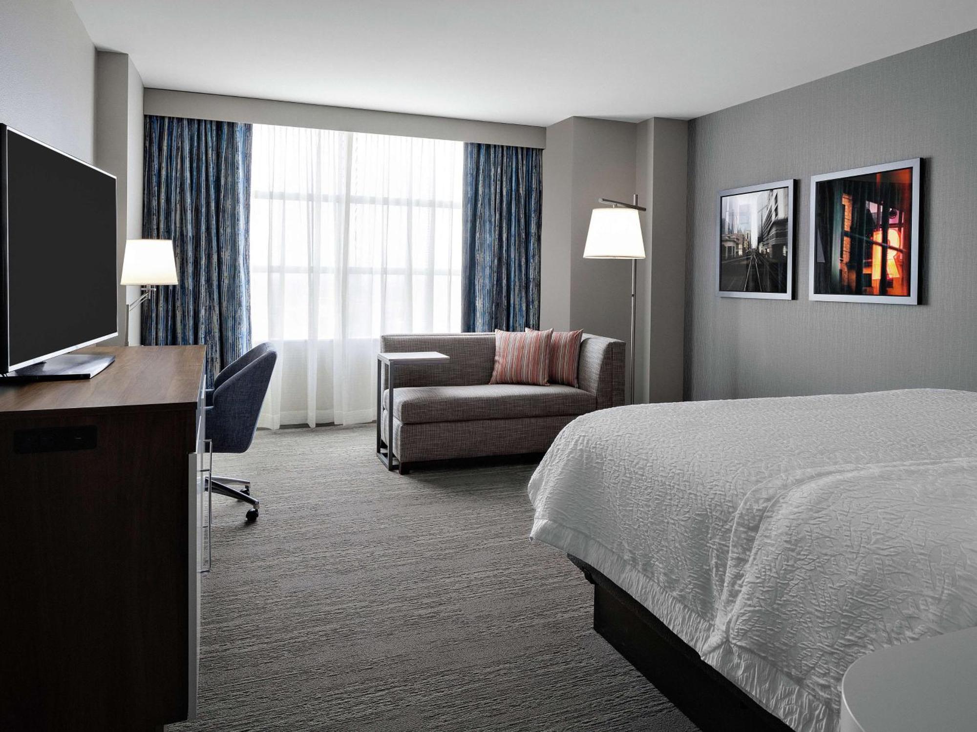 Hampton Inn Chicago Mccormick Place Екстериор снимка