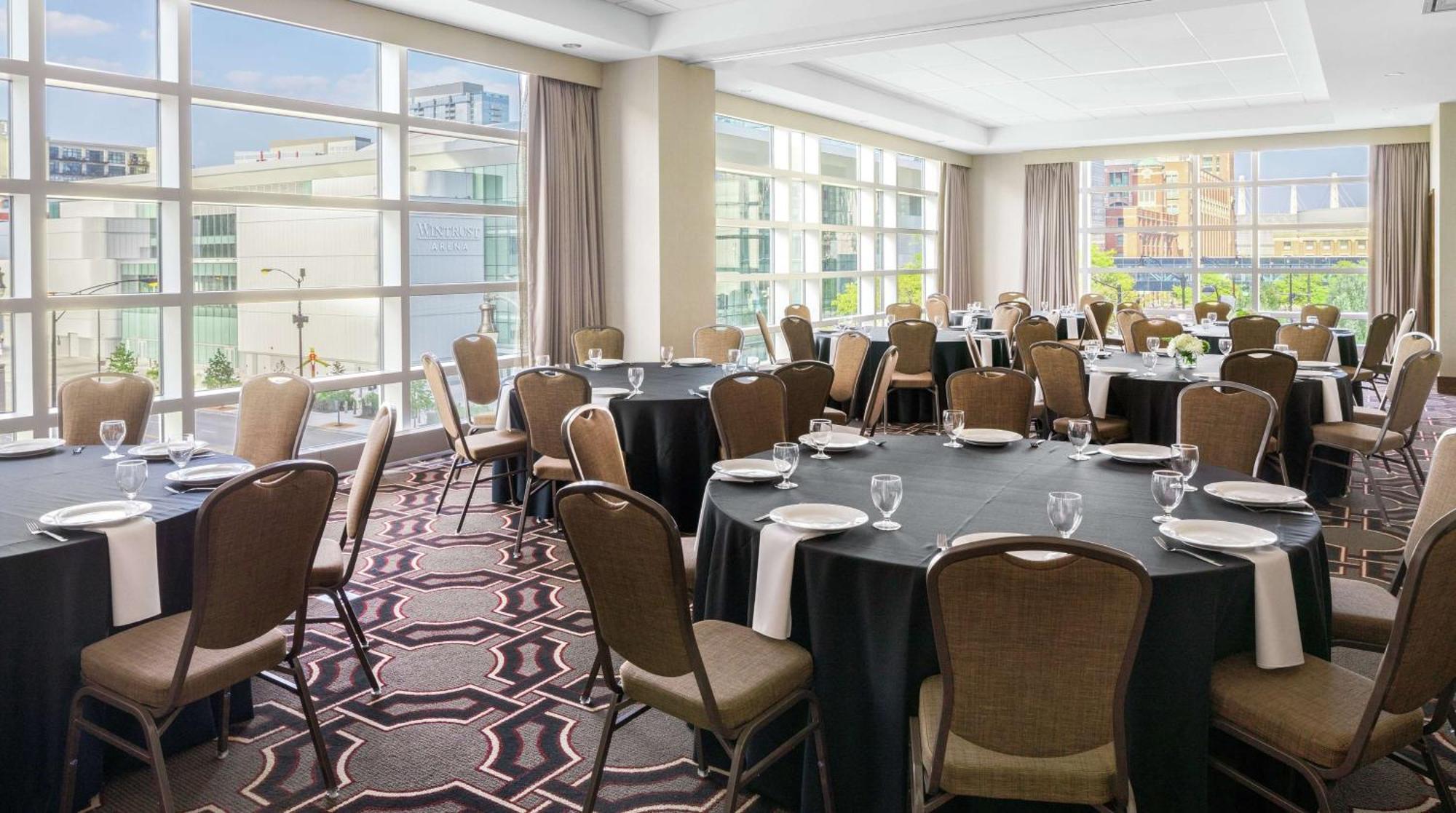 Hampton Inn Chicago Mccormick Place Екстериор снимка