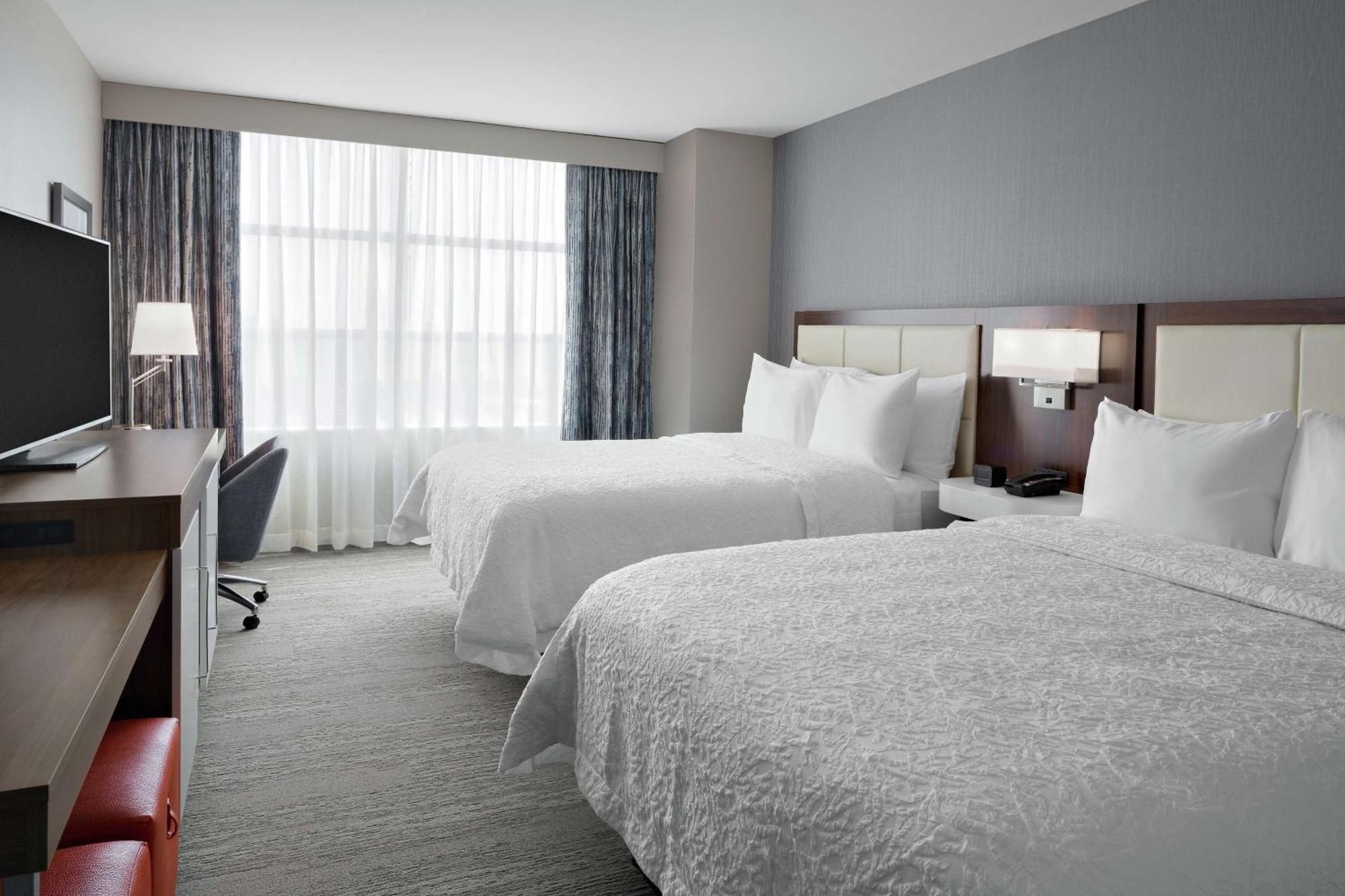 Hampton Inn Chicago Mccormick Place Екстериор снимка