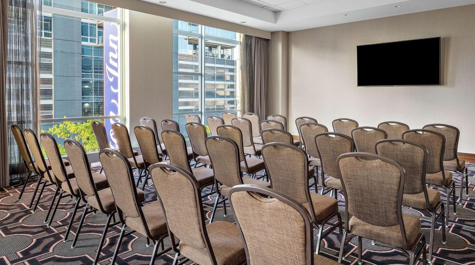 Hampton Inn Chicago Mccormick Place Екстериор снимка