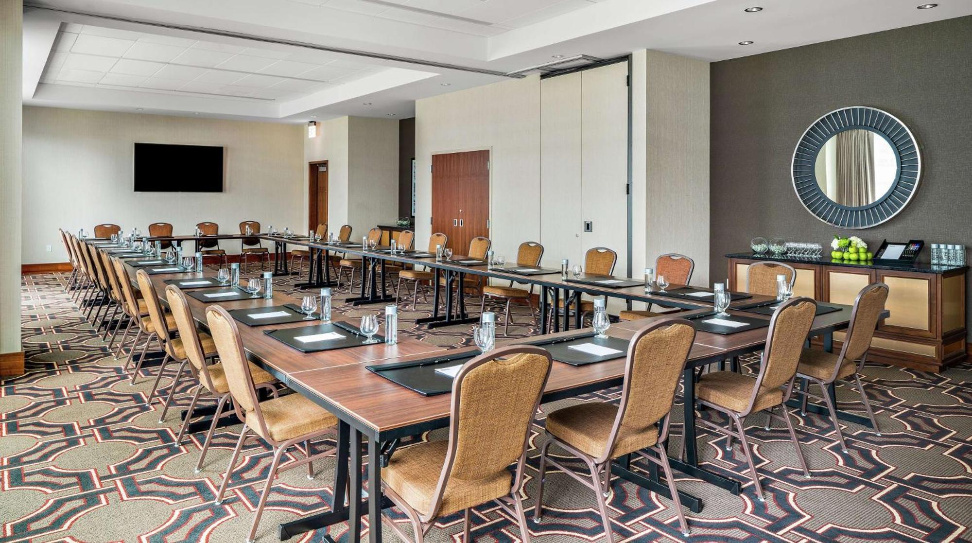 Hampton Inn Chicago Mccormick Place Екстериор снимка