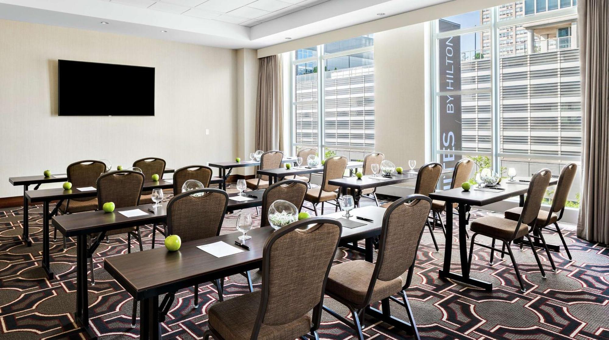 Hampton Inn Chicago Mccormick Place Екстериор снимка