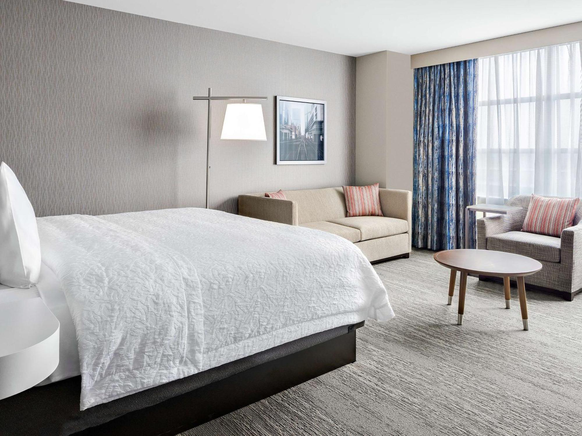 Hampton Inn Chicago Mccormick Place Екстериор снимка