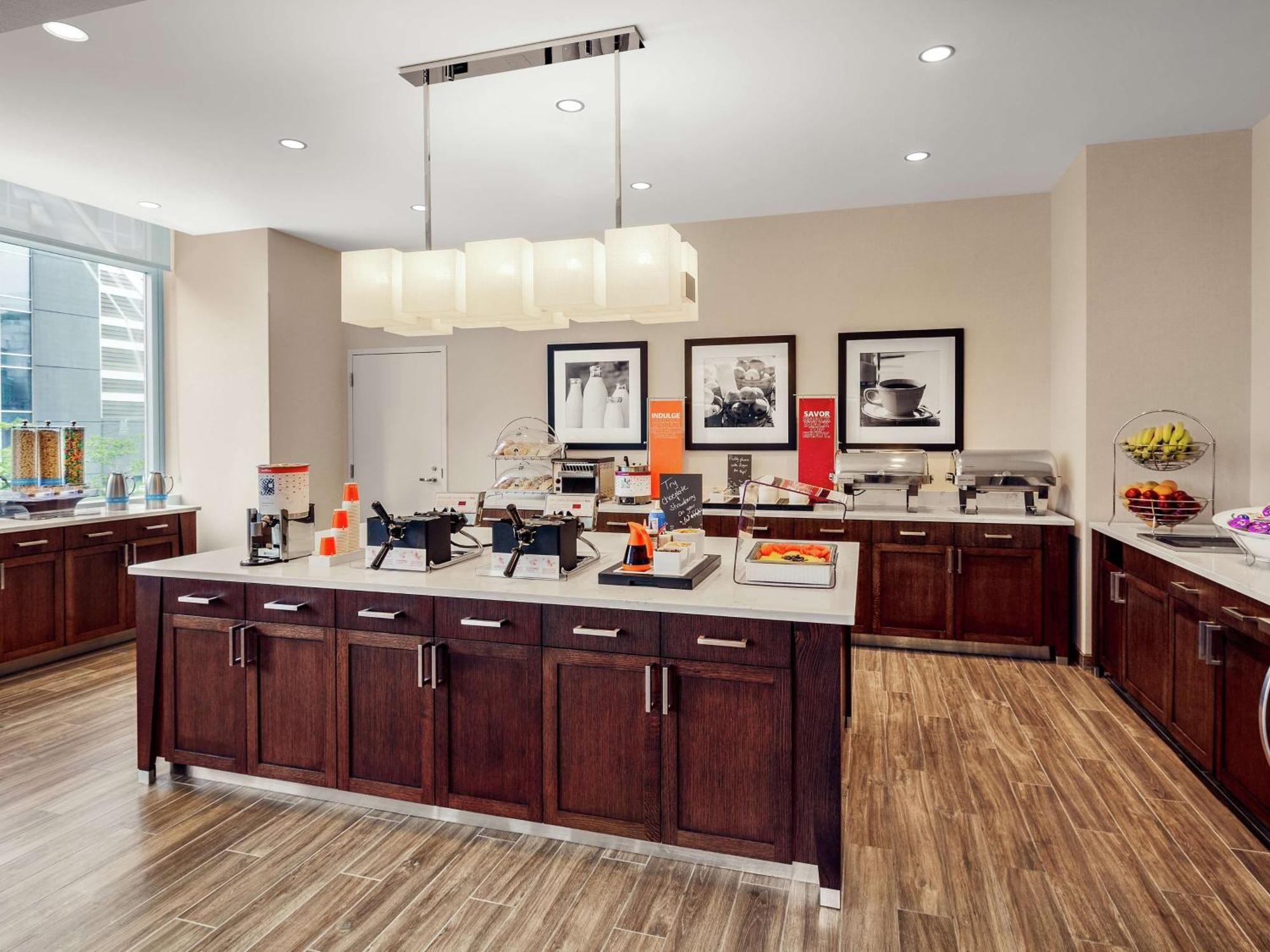 Hampton Inn Chicago Mccormick Place Екстериор снимка