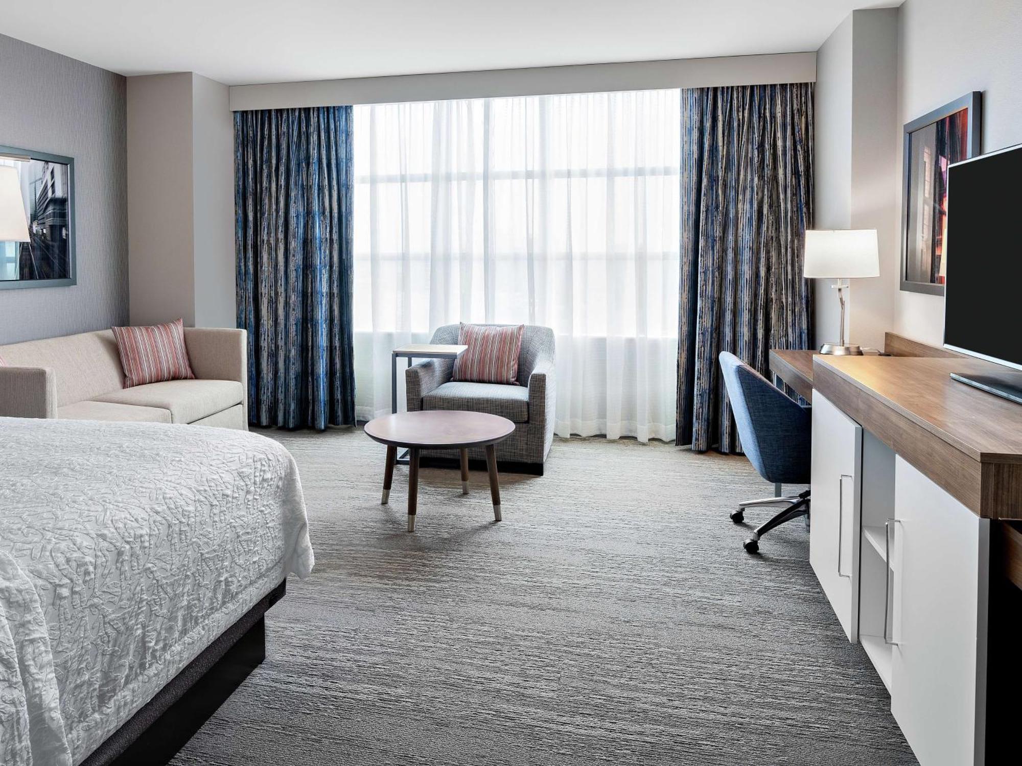 Hampton Inn Chicago Mccormick Place Екстериор снимка