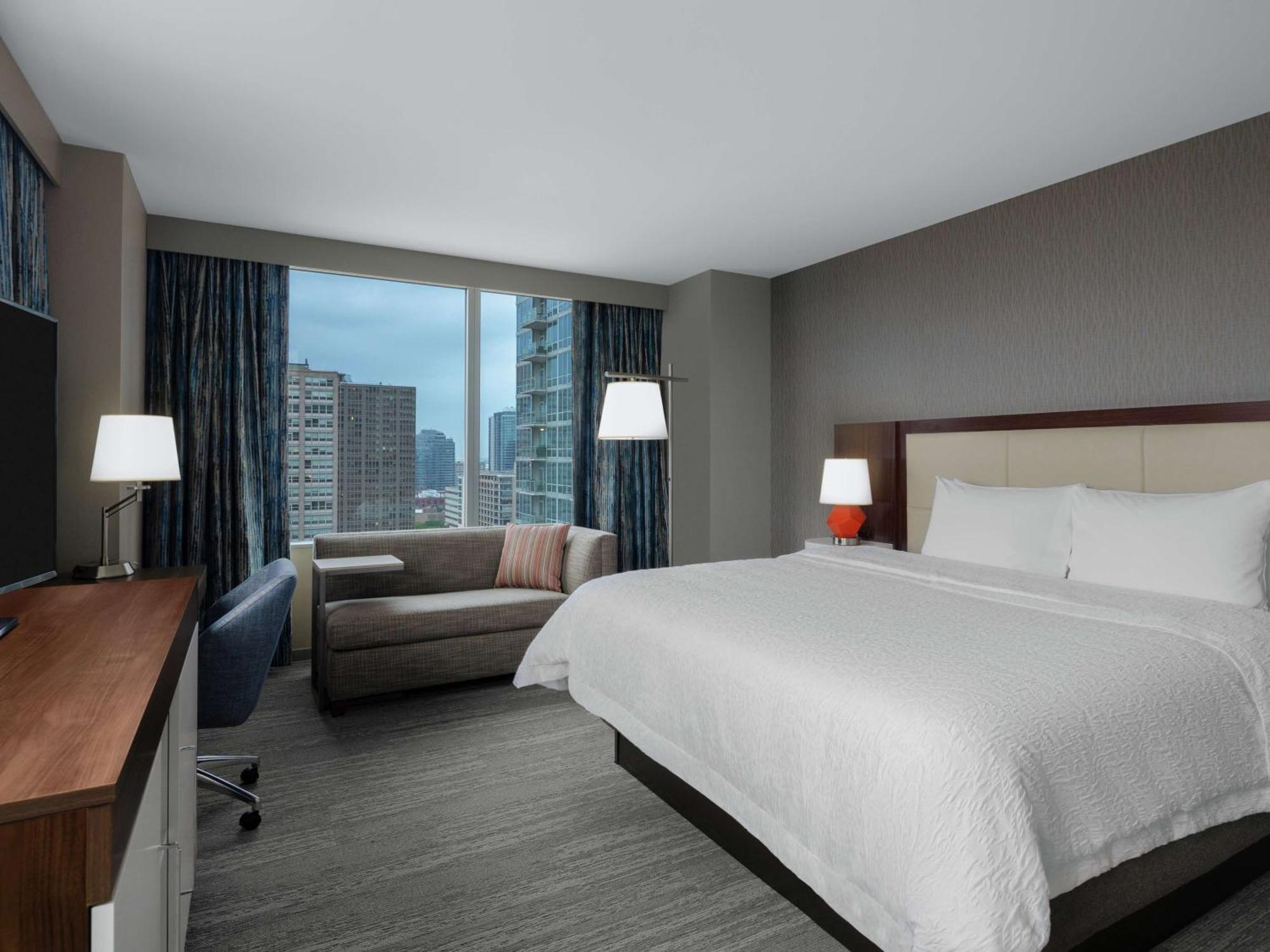 Hampton Inn Chicago Mccormick Place Екстериор снимка